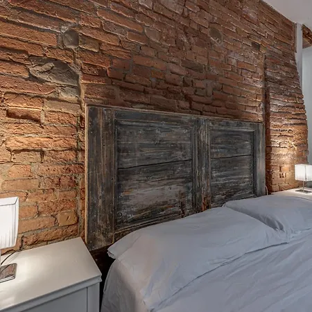 Characteristic Flat In A Borgo Apartment *