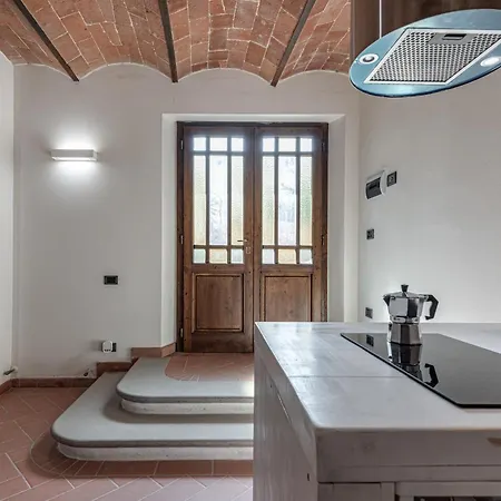Characteristic Flat In A Borgo Apartment