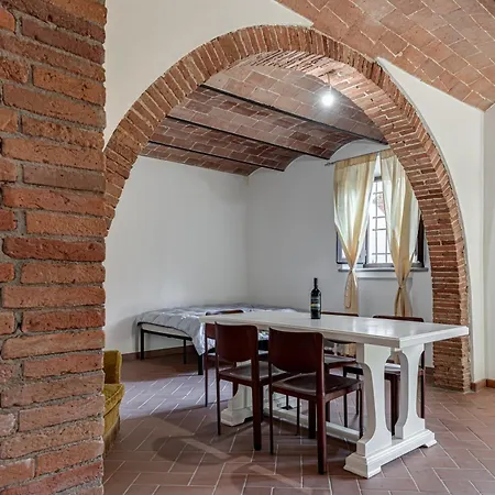 Characteristic Flat In A Borgo *